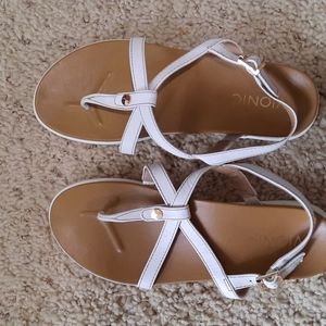 Vionic sandles size 9
